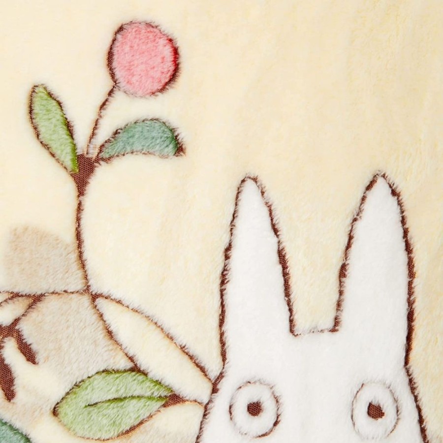 Household Linen | Maison Ghibli Plaid Totoro Leaves And Nuts 70X100 Cm - My Neighbor Totoro